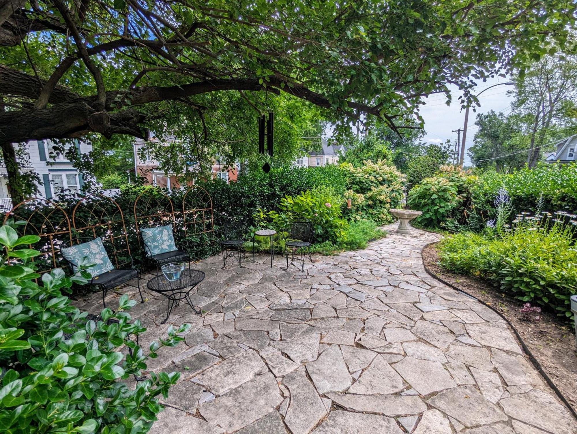 Gothic Heights Inn Clifton Heights ภายนอก รูปภาพ